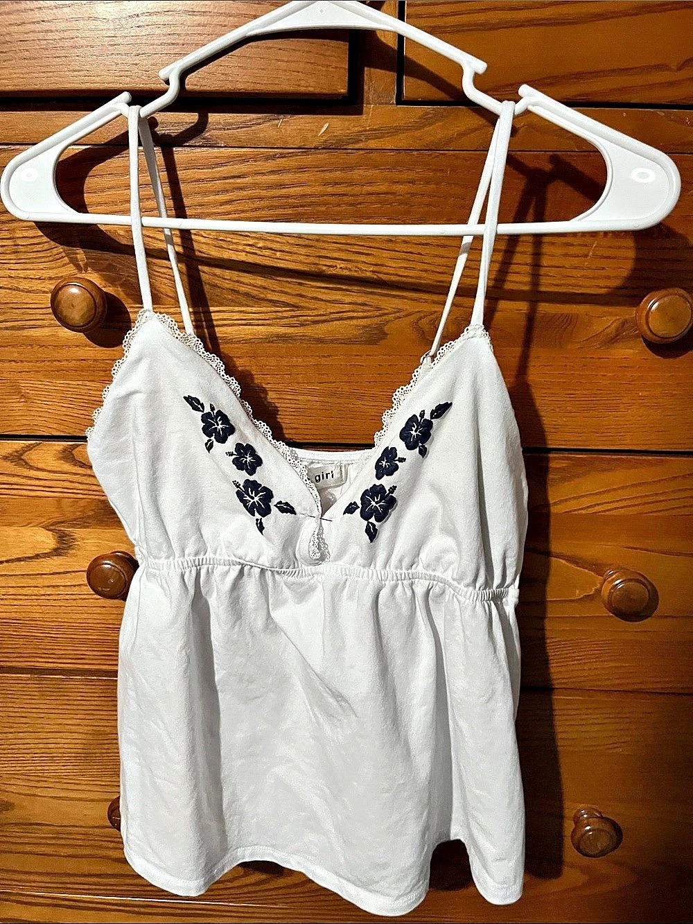 madden girl Floral Camisole in White & Blue Size Medium